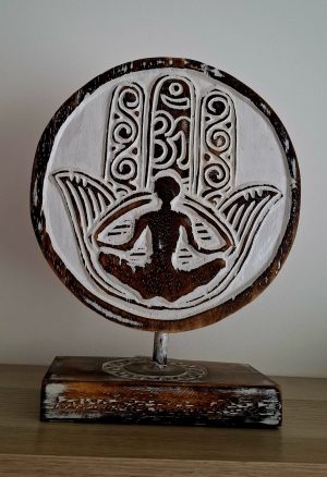 Hamza chakra faragás állványon