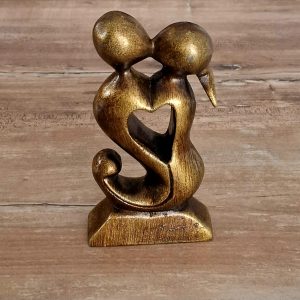 Szerelmes absztrakt szobor